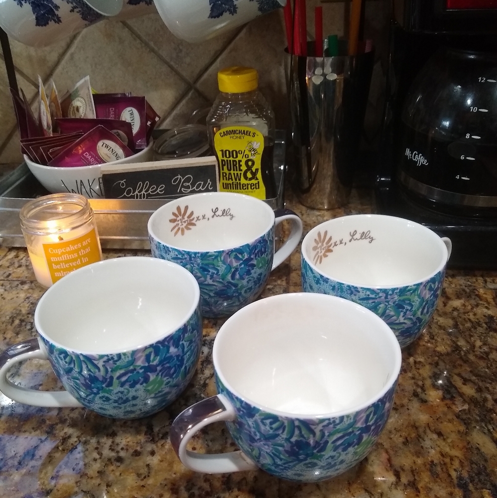 Lilly Pulitzer, big coffee or latte cups, 12 oz, Lion Around - Picture 1 of 7